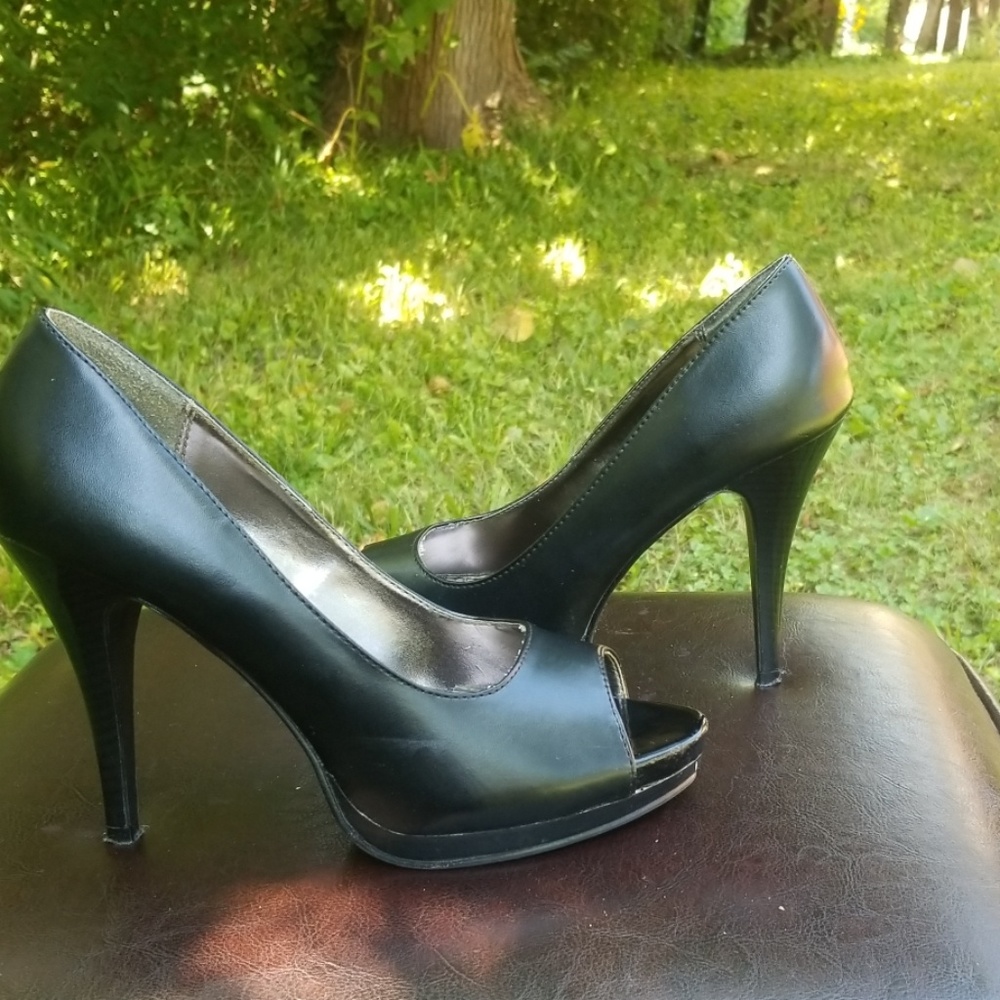 Black peep toe heels